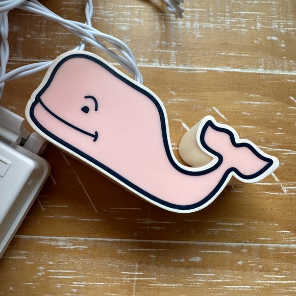 Vineyard Vines Pink Whale String Lights (3) - Picture 4 of 8